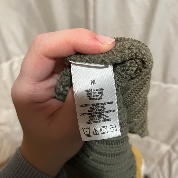 Colorblocked Striped Wide V Neck Sweater - Picture 4 of 4